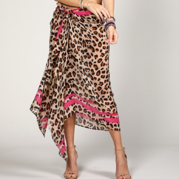 CLEARANCE! Ruggine Leopard Print Scarf | Wrap | Head Scarf NEW! - Picture 3 of 12